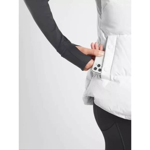 NWT ATHLETA Downtown Vest Puffer White Sz XXS - Picture 4 of 7